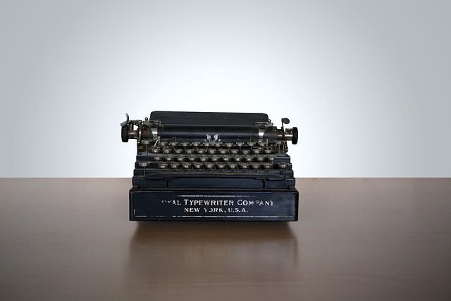 优质的 打字机 写 - 上的免费照片