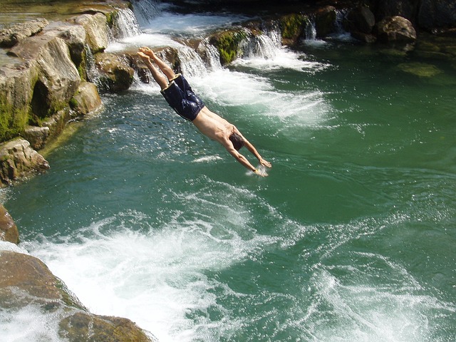 水 瀑布 飞跃 - 上的免费照片