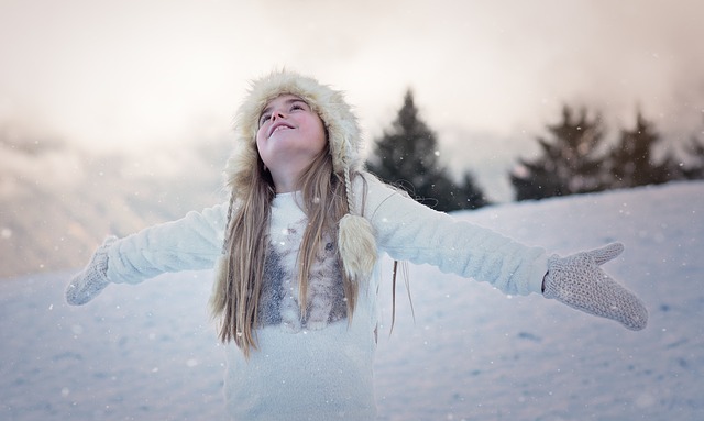 女孩 雪 冬季服装 - 上的免费照片
