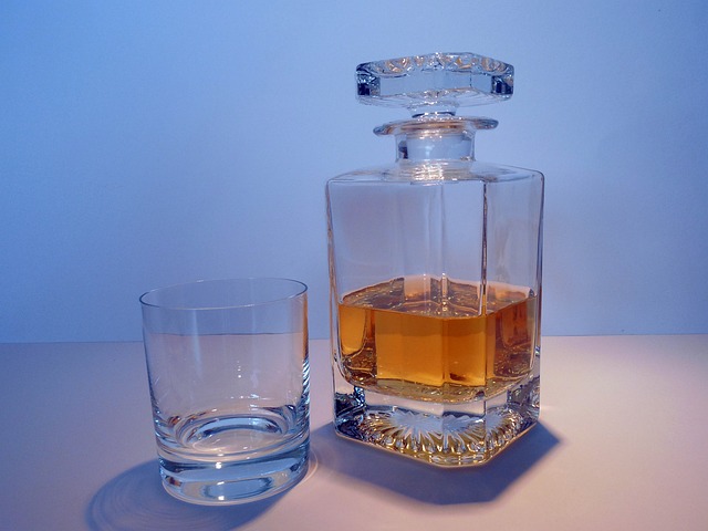 酒精 威士忌酒 水瓶 - 上的免费照片