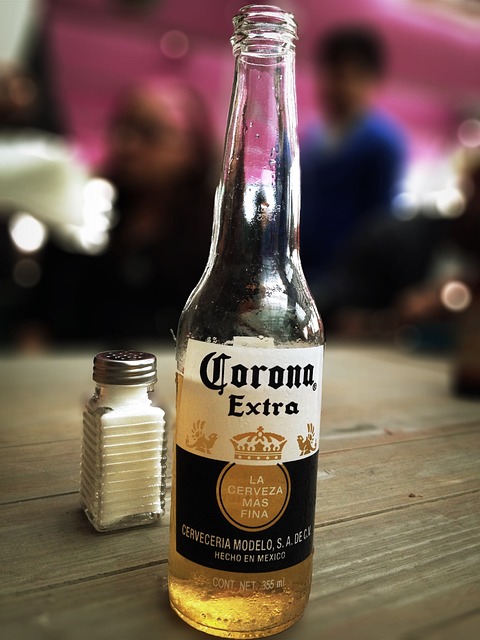 啤酒 盐瓶 表 - 上的免费照片