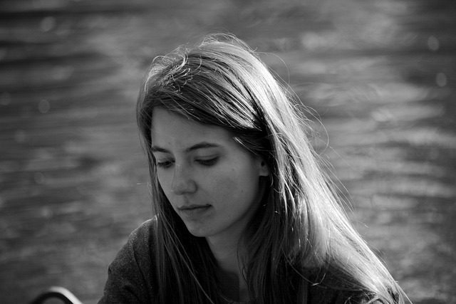 年轻 女士 春天 - 上的免费照片