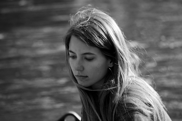 年轻 女士 春天 - 上的免费照片