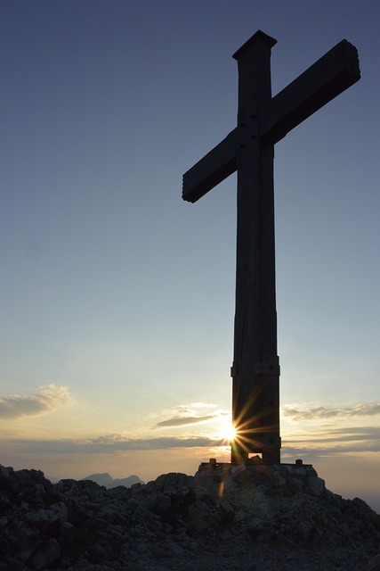 日落 顶十字架 阿尔卑斯山 - 上的免费照片
