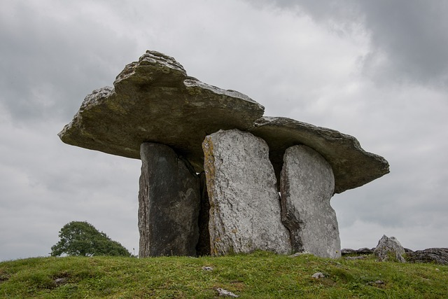 坟墓 古老的 Portalgrave Poulnabrone - 上的免费照片