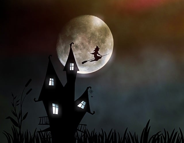 巫婆的房子 女巫 月光 - 上的免费图片