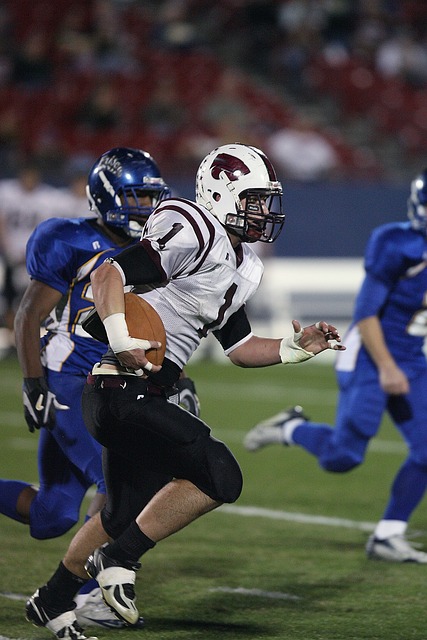 足球 跑回去 行动 - 上的免费照片