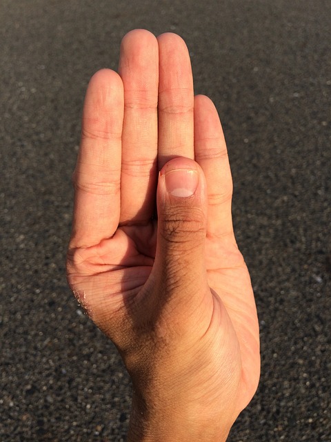 手 手指 指甲 - 上的免费照片