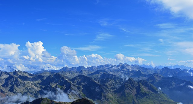 比利牛斯 山 景观 - 上的免费照片
