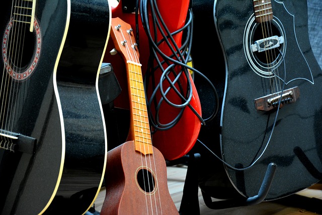 吉他 尤克里里琴 仪器 - 上的免费照片