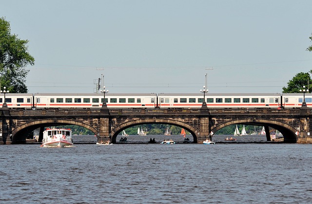汉堡 Binnenalster 火车 - 上的免费照片