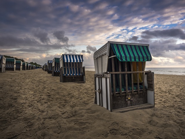 沙滩椅 海滩 沙 - 上的免费照片