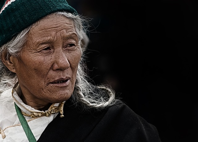 女士 老年 西藏 - 上的免费照片