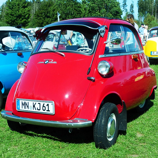 宝马 Isetta 接吻球 - 上的免费照片