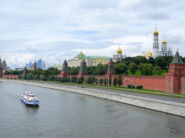 克里姆林宫 Kremlevskaya 路堤 莫斯科 - 上的免费照片