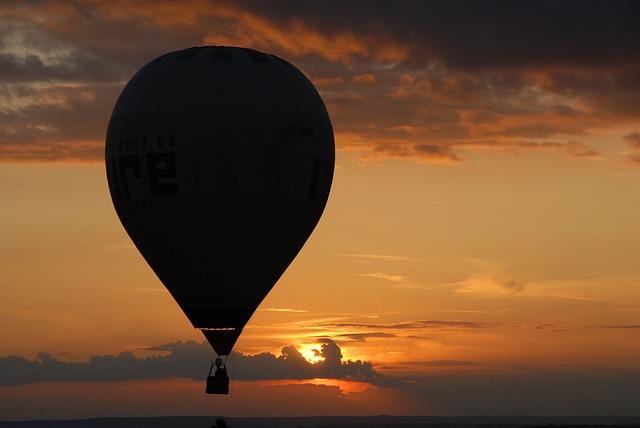 热气球 球 黄昏 - 上的免费照片
