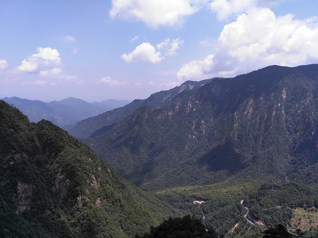连绵 幽静 群山 - 上的免费照片