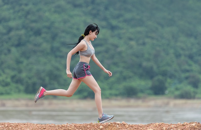 女士 跑步 健康 - 上的免费照片