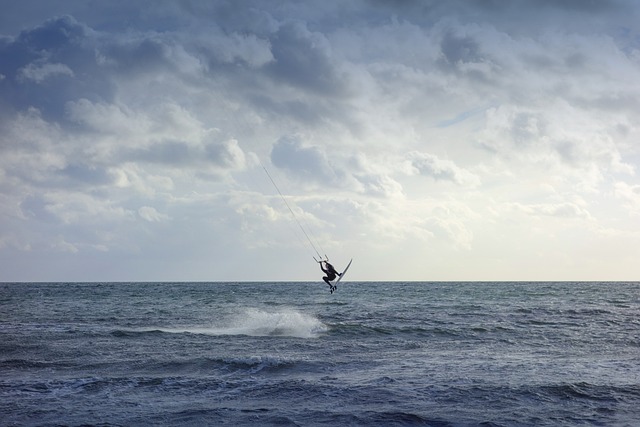 Kiters 波罗的海 波浪 - 上的免费照片
