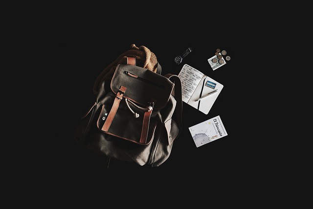 背包 书 旅行袋 - 上的免费照片