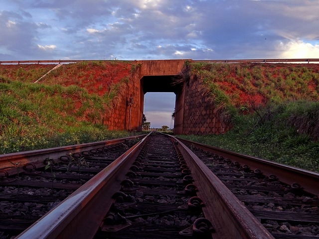 火车线 天空 Tunel - 上的免费照片