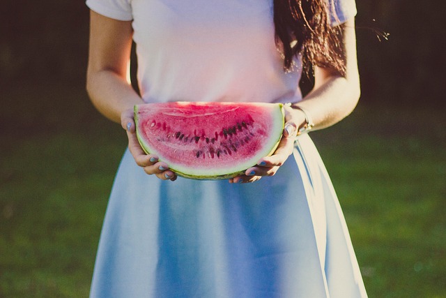 西瓜 水果 女性 - 上的免费照片