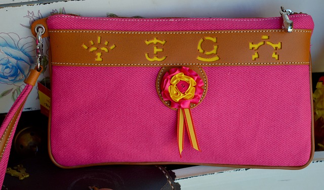 牛磺酸 时尚 女士 - 上的免费照片