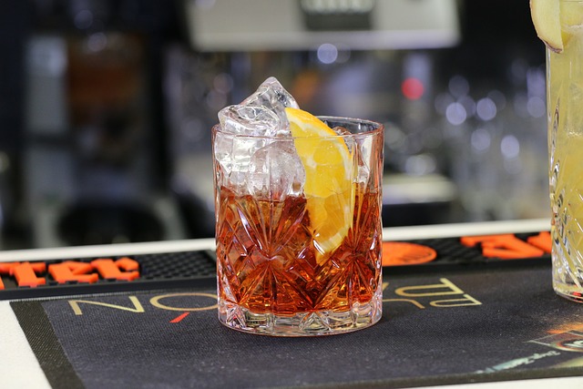 酒精 Negroni 酒吧 - 上的免费照片