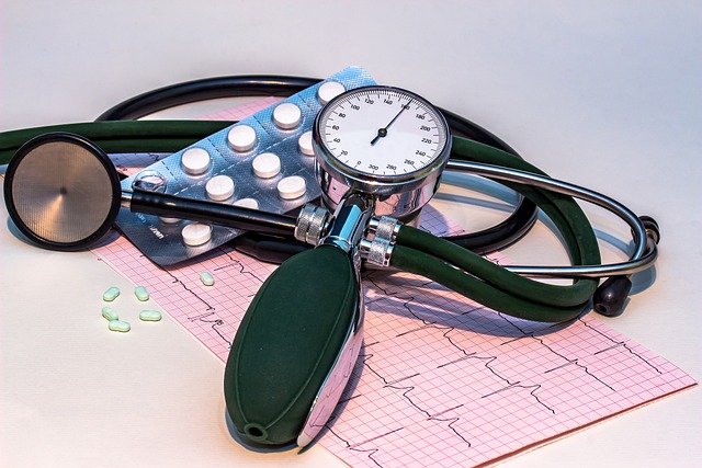 血压计 血压高的压力 听诊器 - 上的免费照片