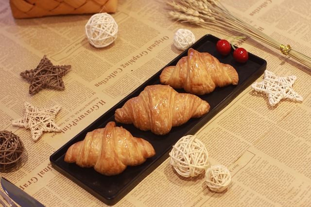 餐具 面包 金牛角 - 上的免费照片