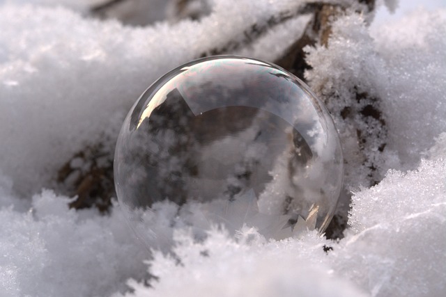 嵌入式Seifenblase 嵌入式 雪 - 上的免费照片