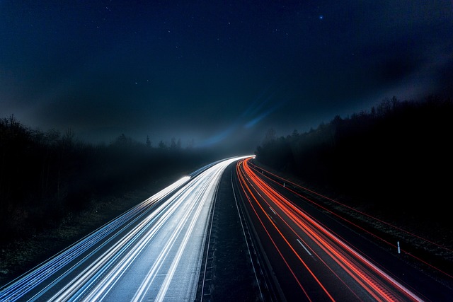 高速公路 灯 夜晚 - 上的免费照片