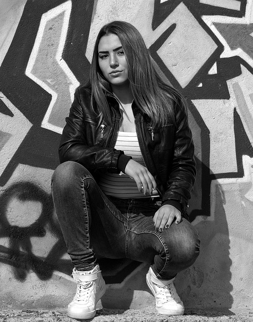 女孩 石墨 黑和白 - 上的免费照片