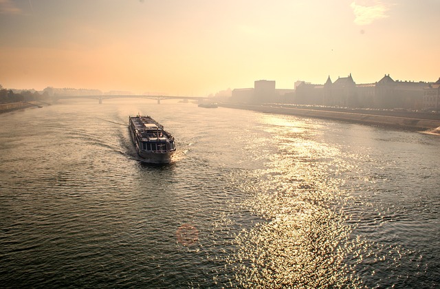 布达佩斯 河 渡船 - 上的免费照片