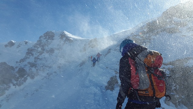 登山家 暴风雪 登山 - 上的免费照片