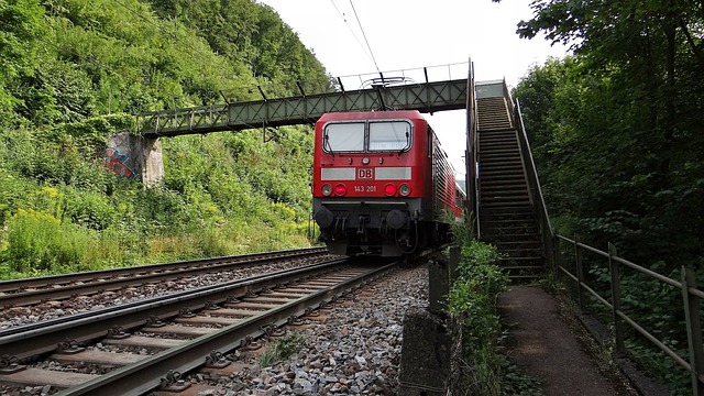 Br 143 盖斯林根爬 酒坊谷铁路 Kbs - 上的免费照片