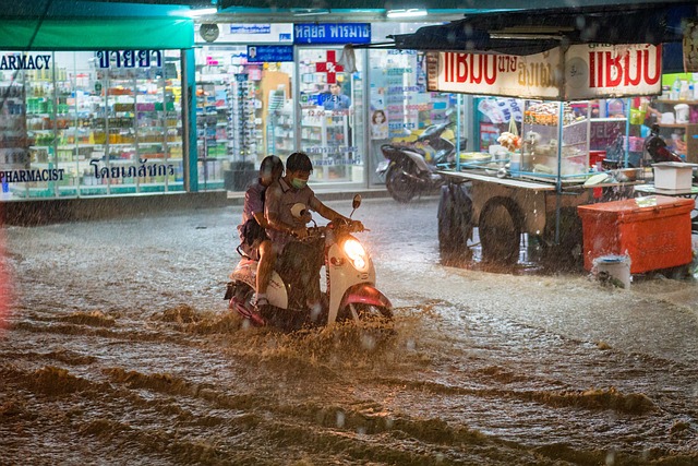 雨 重的 洪水 - 上的免费照片