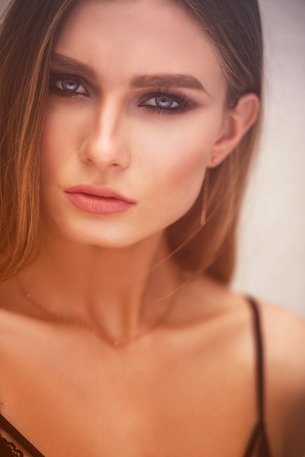 年轻女子 眼睛 纵向 - 上的免费照片