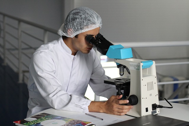 科学家 药店 显微镜 - 上的免费照片