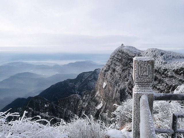 雪山 峨眉山 - 上的免费照片