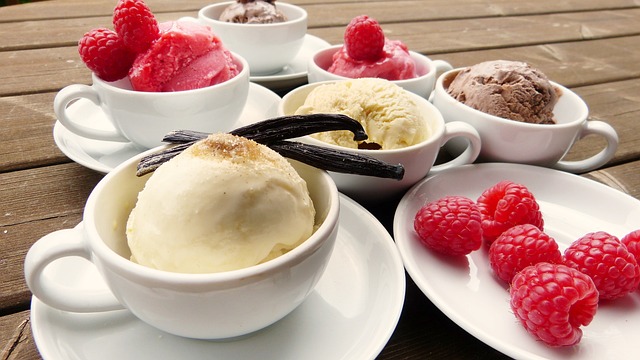 冰淇淋 山莓 香草荚 - 上的免费照片