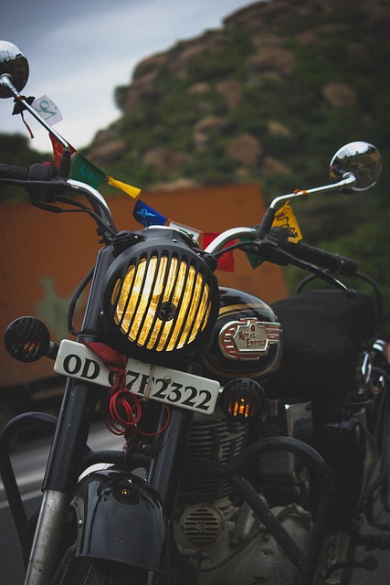 子弹 Royalenfield 骑自行车的人 - 上的免费照片