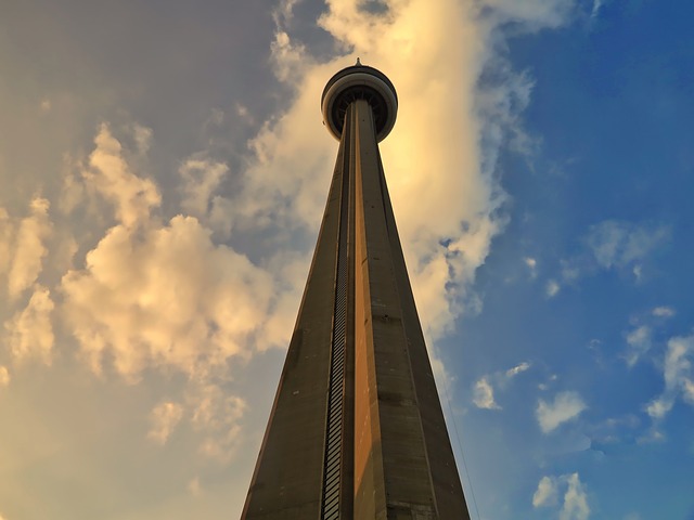 Cntower 塔 天空 - 上的免费照片