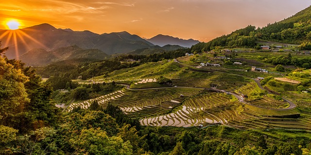 水稻梯田 日落 山 - 上的免费照片