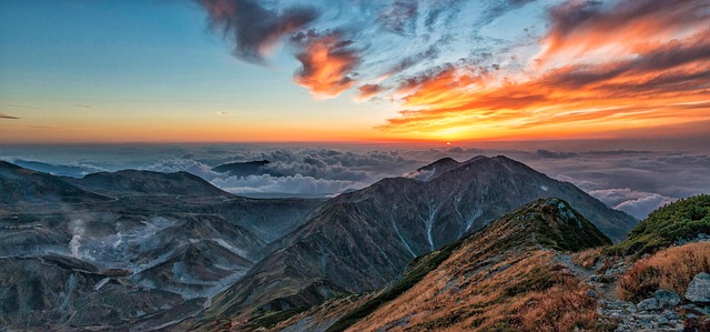 多山的景观 日落 秋季 - 上的免费照片