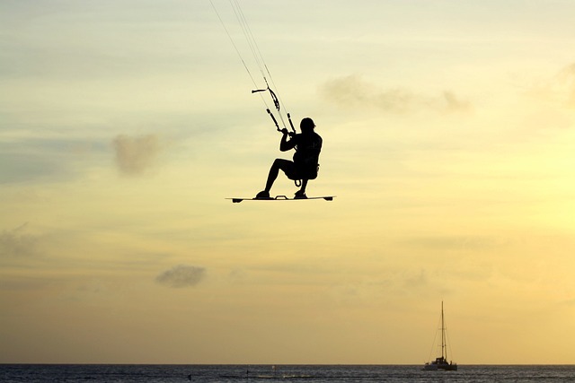 日落 极端 Kitesurf - 上的免费照片