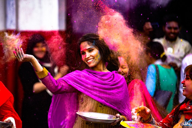洒红节 女孩 印度人 - 上的免费照片