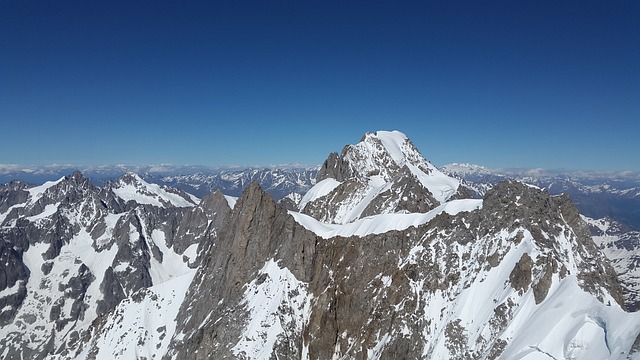 重点高等学校 Jorasses 山 Roche堡脊 - 上的免费照片