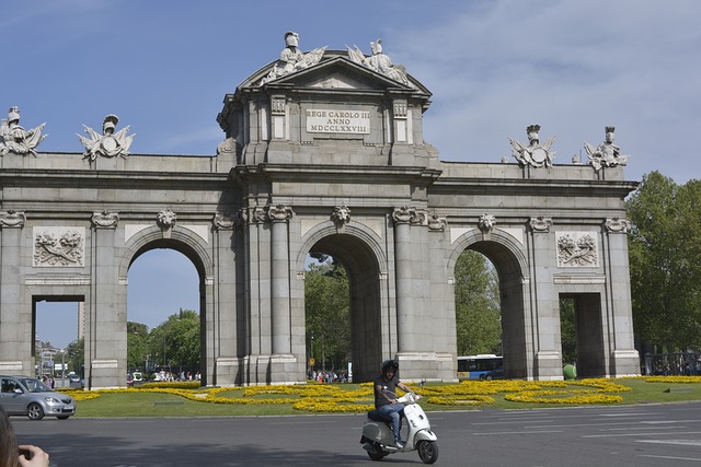 旅行 Puerta Alcalá De - 上的免费照片