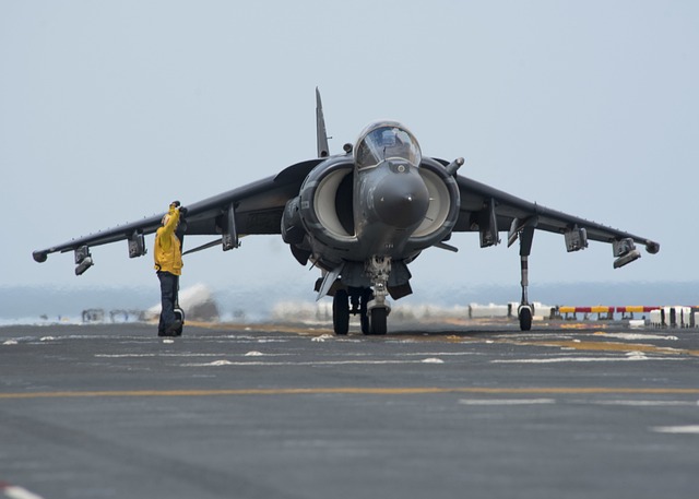 Uss黄蜂 1左驾 Av-8B - 上的免费照片